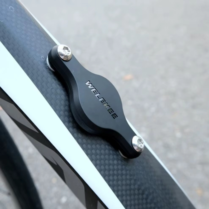 Cache air tag vissé